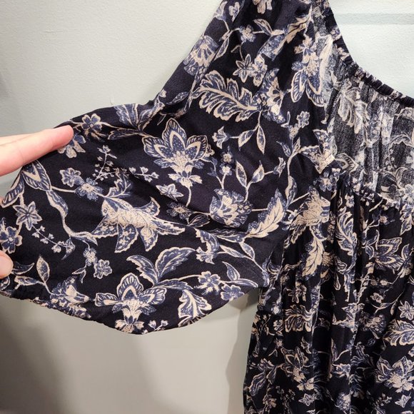 Off-the-Shoulder Top with Raglan Sleeves - Picture 3 of 5